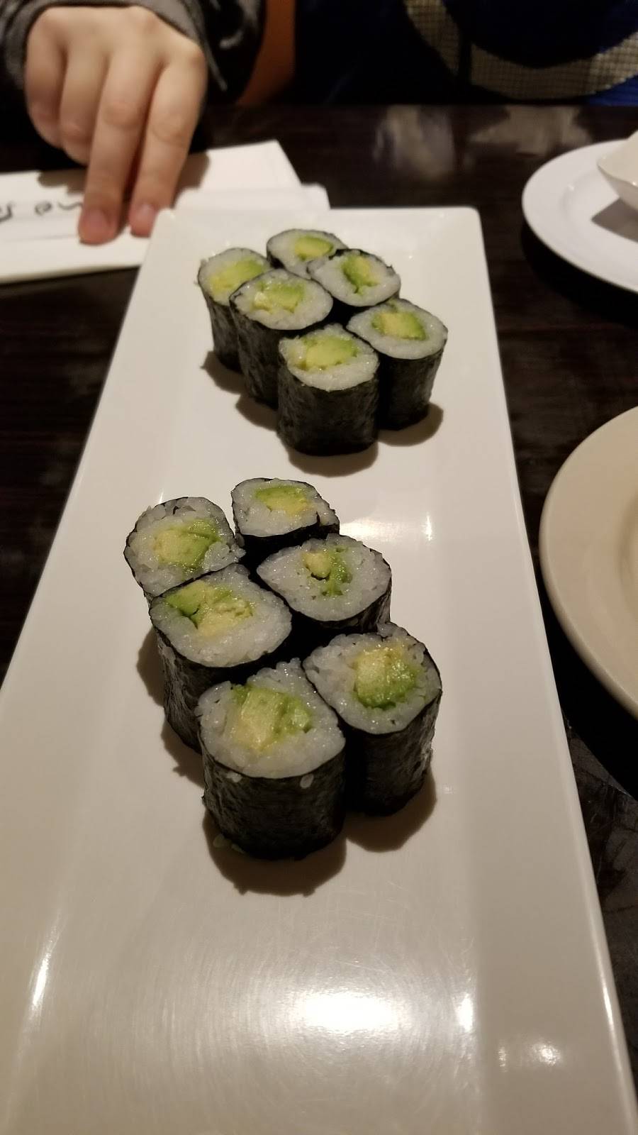 Zono Sushi | restaurant | 610 N 1st St, Burbank, CA 91502, USA | 8185571268 OR +1 818-557-1268