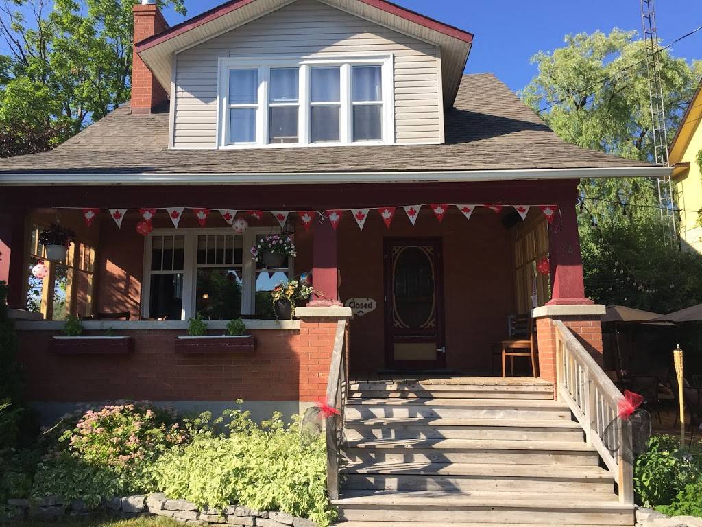 Ziraldo’s Italian Restaurant | restaurant | 24 Francis St W, Fenelon Falls, ON K0M 1N0, Canada | 7058873322 OR +1 705-887-3322