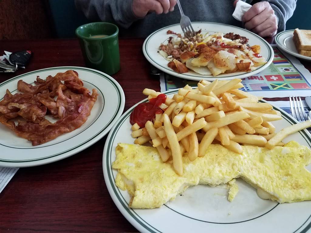 Noras Deli | restaurant | 381 Avenel St, Avenel, NJ 07001, USA | 7327261980 OR +1 732-726-1980