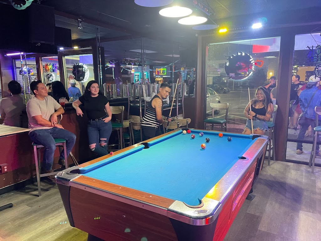 Bogeys Pub and Grill | restaurant | 9522 Miramar Rd, San Diego, CA 92126, USA | 8584337030 OR +1 858-433-7030