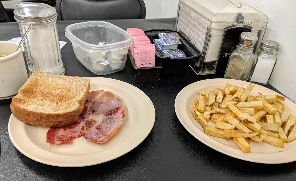 Betty Carols Diner | restaurant | 916 E 2nd St, Lumberton, NC 28358, USA | 9102720607 OR +1 910-272-0607