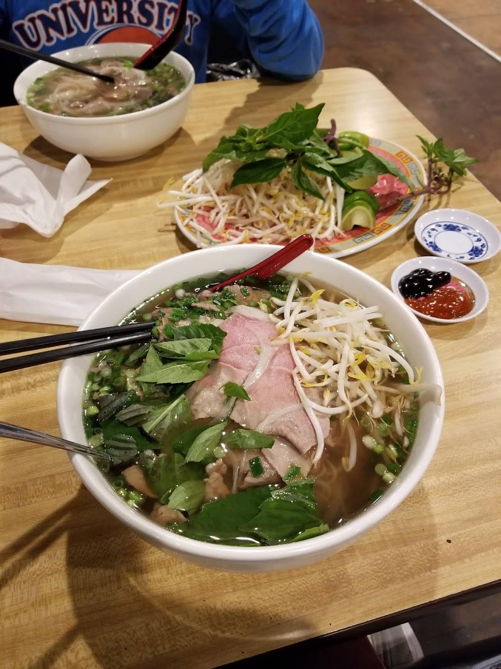 Pho Bom, Vietnamese Noodle & Grill | restaurant | 8800 E Hampden Ave, Denver, CO 80231, USA | 3038436080 OR +1 303-843-6080