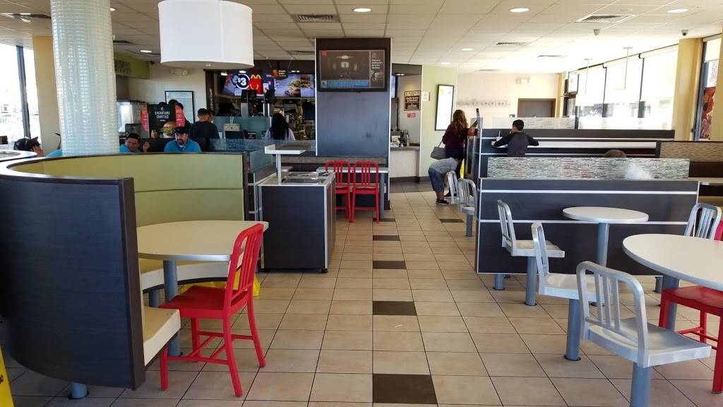 McDonalds | restaurant | 26940 Sierra Hwy, Santa Clarita, CA 91321, USA | 6612525251 OR +1 661-252-5251