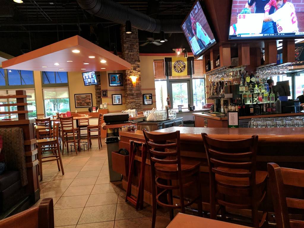 Bostons Restaurant & Sports Bar | restaurant | 191 W Nationwide Blvd, Columbus, OH 43215, USA | 6142294275 OR +1 614-229-4275