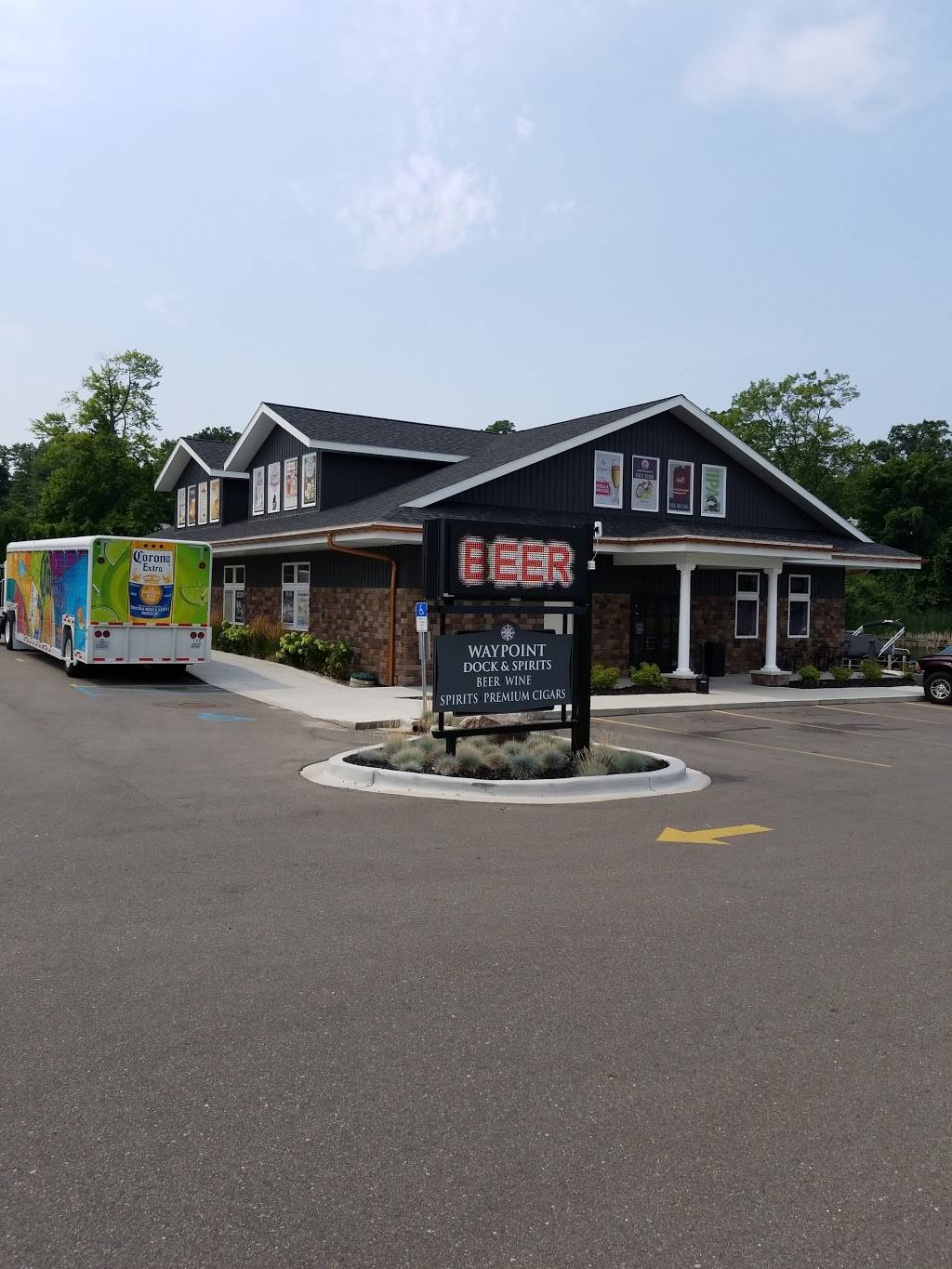 Waypoint Dock & Spirits | restaurant | 187 S 3rd Ave, Fruitport, MI 49415, USA | 2316810413 OR +1 231-681-0413