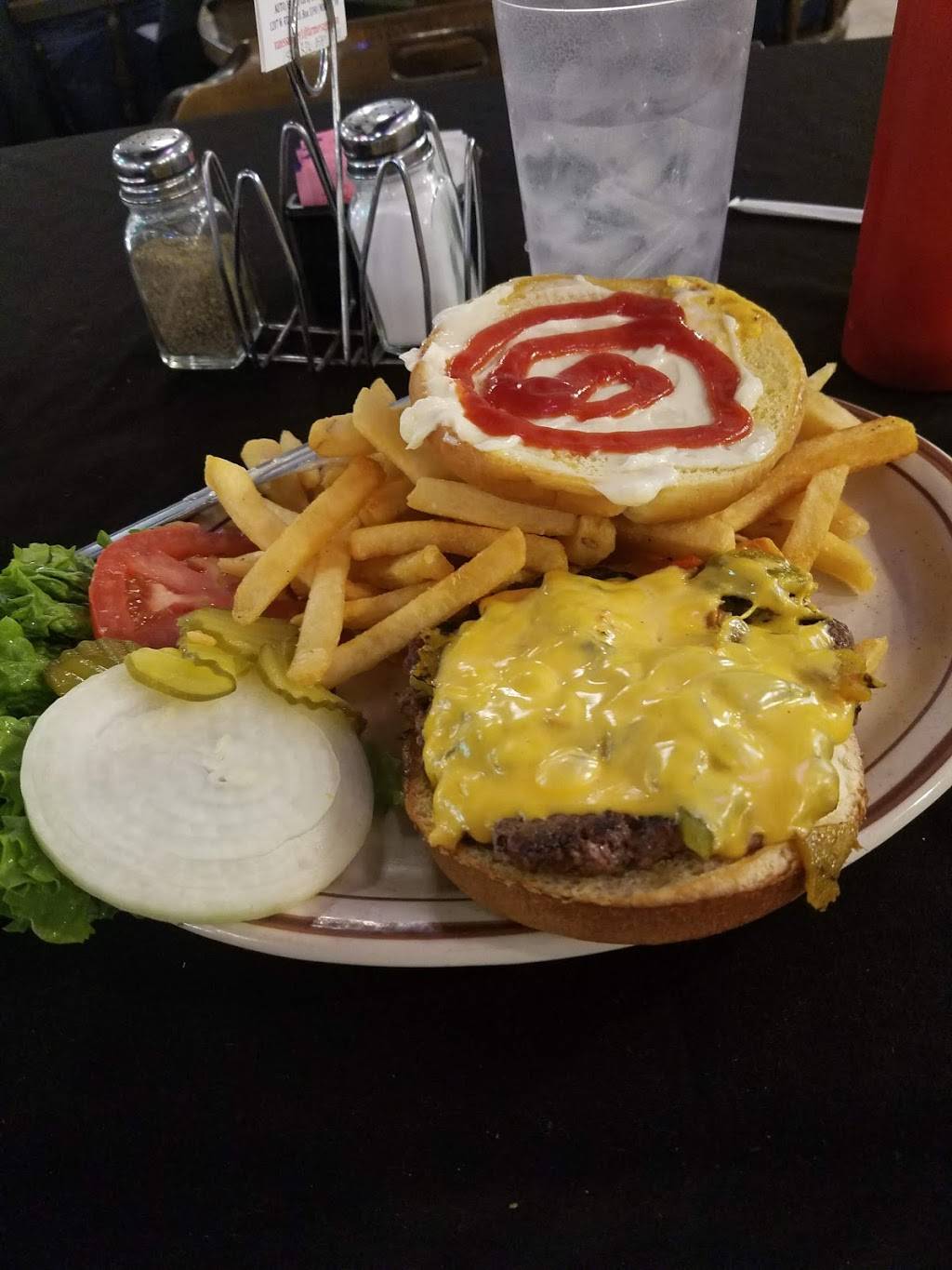 Double C Diner | restaurant | 612 U.S. Rte 66, Moriarty, NM 87035, USA | 5058329265 OR +1 505-832-9265