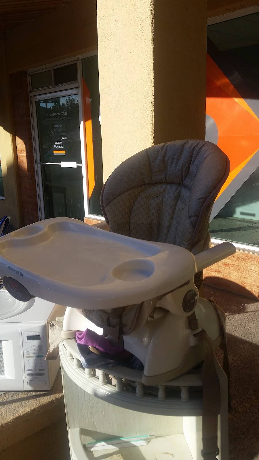 Maminos Pizza | restaurant | Avenida 20 de Noviembre 1083, Zona Centro, 22800 Ensenada, B.C., Mexico | 016461556111 OR +52 646 155 6111