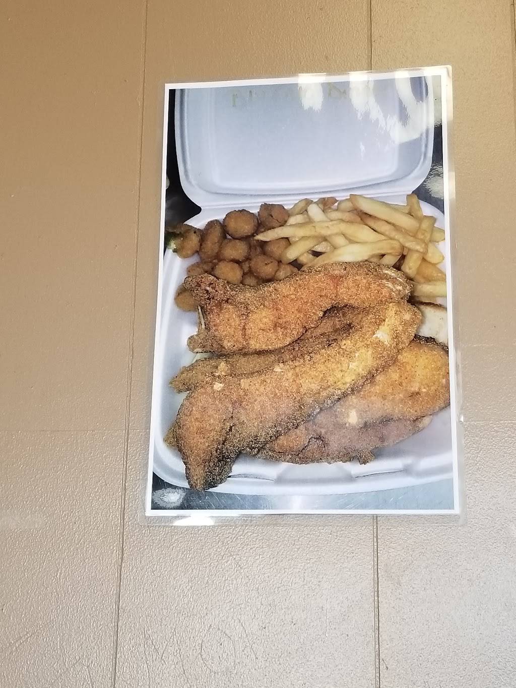 Mothers Fish | restaurant | 2738 N Grand Blvd, St. Louis, MO 63106, USA | 3148334950 OR +1 314-833-4950