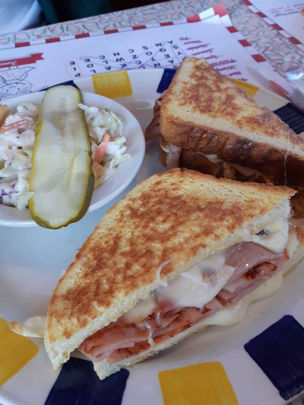 Wimpys Diner | restaurant | 14834 Yonge St, Aurora, ON L4G 1N2, Canada | 9058410038 OR +1 905-841-0038