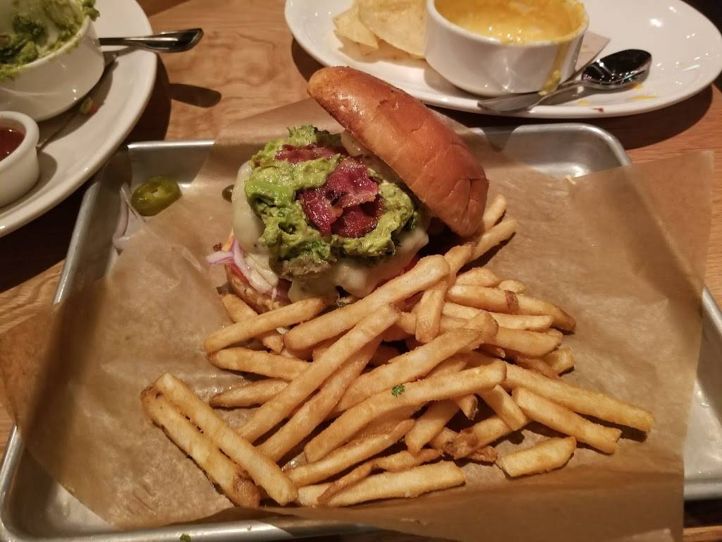 BJs Restaurant & Brewhouse | restaurant | 6622 E Superstition Springs Blvd, Mesa, AZ 85206, USA | 4803241675 OR +1 480-324-1675