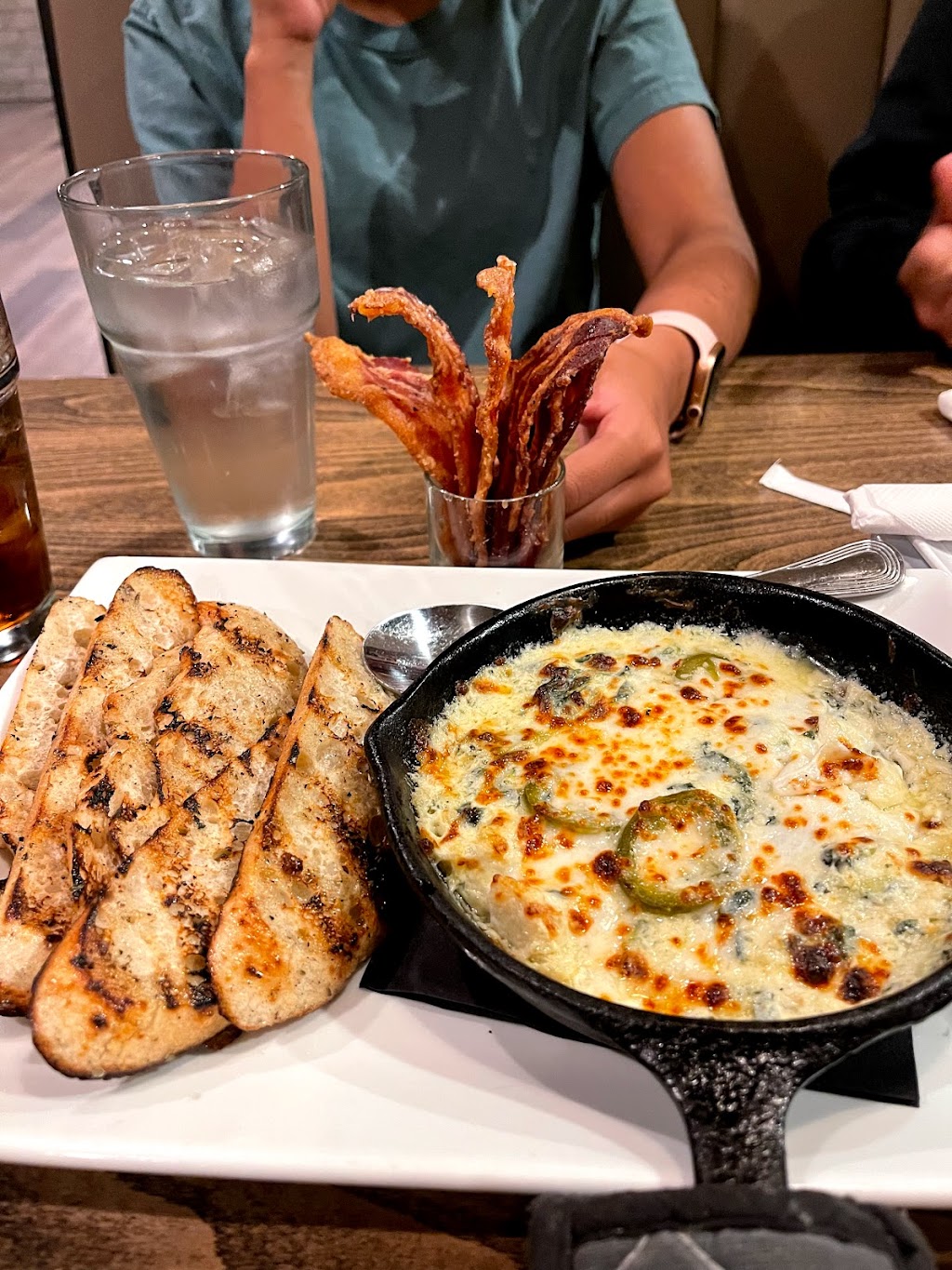 3 Eyed Fish Kitchen + Bar | restaurant | 1970 Keene Rd, Richland, WA 99352, USA | 5096283255 OR +1 509-628-3255