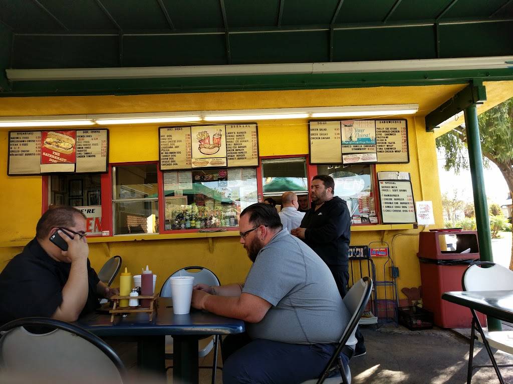 Larrys Chili Dog | restaurant | 3122 W Burbank Blvd, Burbank, CA 91505, USA | 8188420244 OR +1 818-842-0244