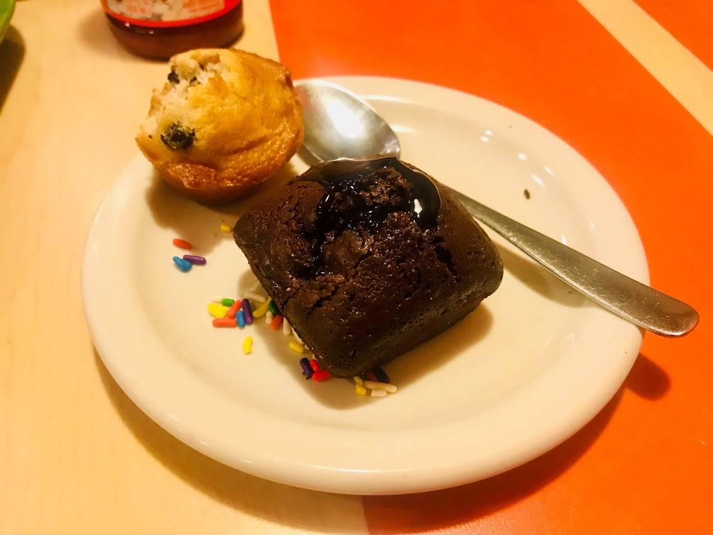 Sweet Tomatoes | restaurant | 13101 Seminole Blvd, Largo, FL 33778, USA | 7275849100 OR +1 727-584-9100