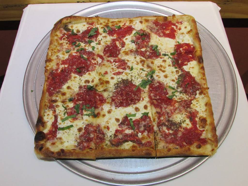 Avellinos Pizzeria & Catering | restaurant | 279 Nassau Blvd, Garden City South, NY 11530, USA | 5163071313 OR +1 516-307-1313