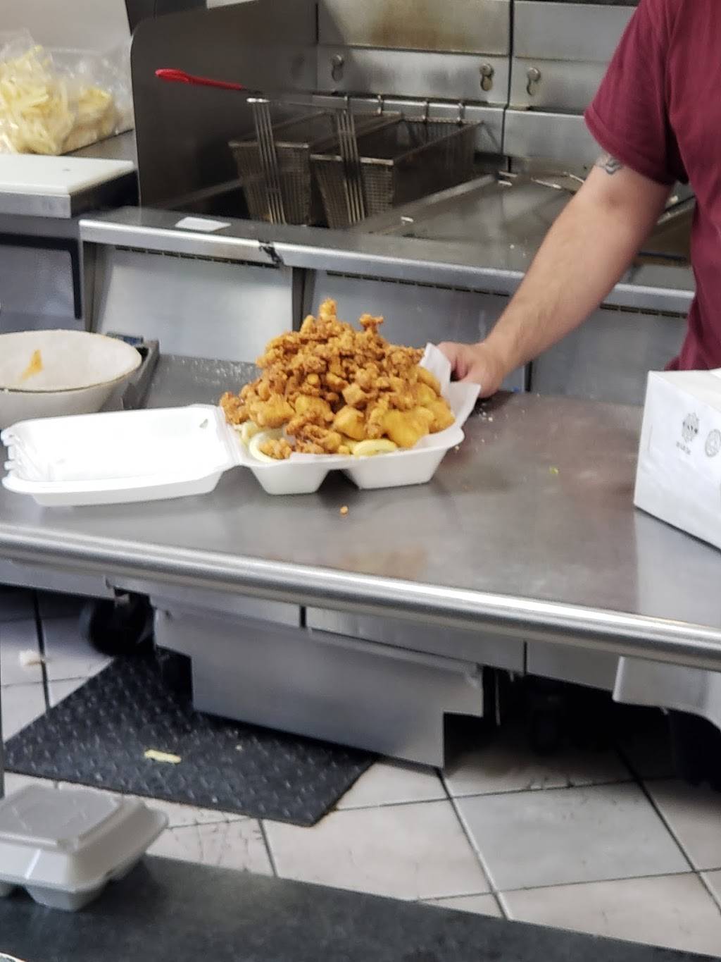 Stashs Pizza | restaurant | 612 Blue Hill Avenue, Boston, MA 02121, USA | 6172829200 OR +1 617-282-9200