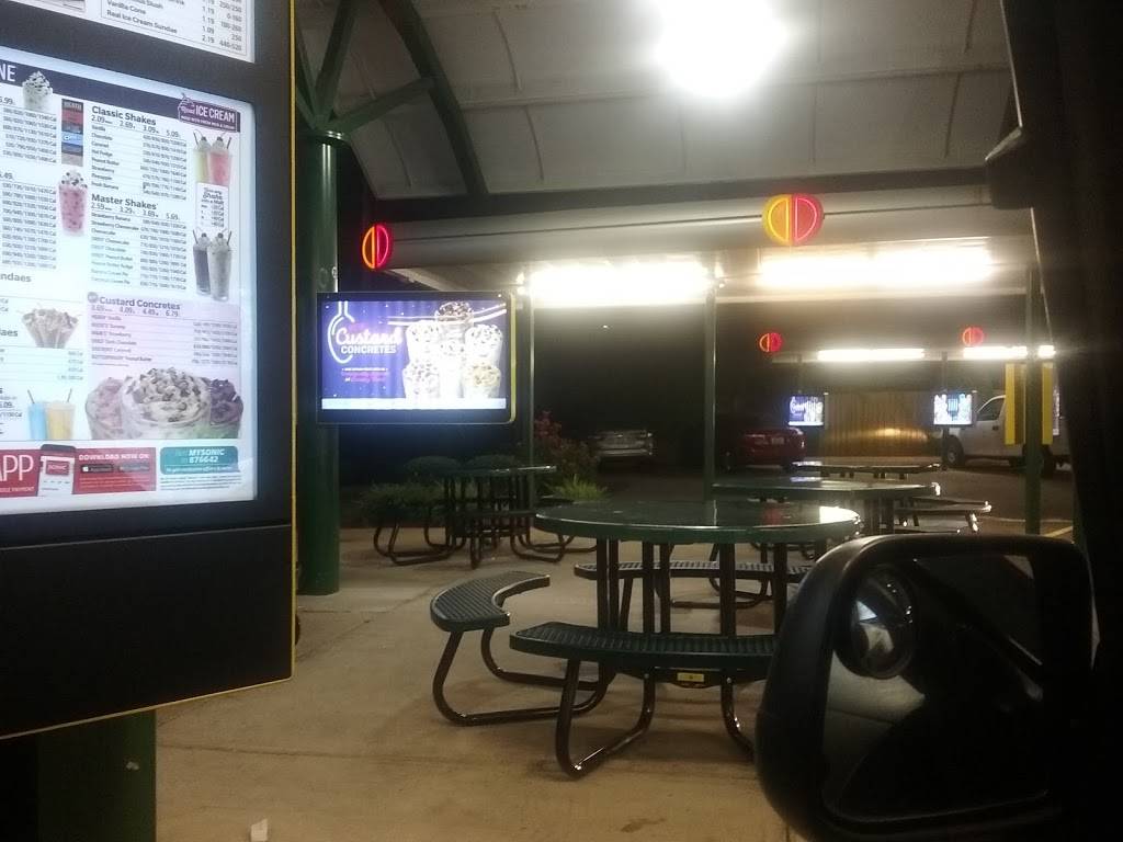 Sonic Drive-In | restaurant | 1019 W 7th St, Hopkinsville, KY 42240, USA | 2708862200 OR +1 270-886-2200