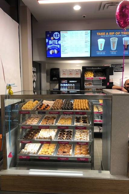 Dunkin | bakery | 143 Snelling Ave N, St Paul, MN 55104, USA | 6512078595 OR +1 651-207-8595