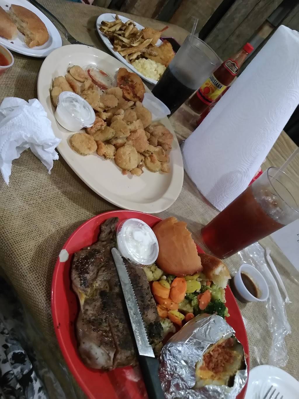 The Pier Seafood and Steaks | restaurant | 28491 MS-35, Sardis, MS 38666, USA | 6625630940 OR +1 662-563-0940