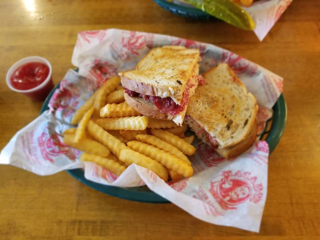 Macados | meal takeaway | 200 E 3rd St, Farmville, VA 23901, USA | 4343928077 OR +1 434-392-8077