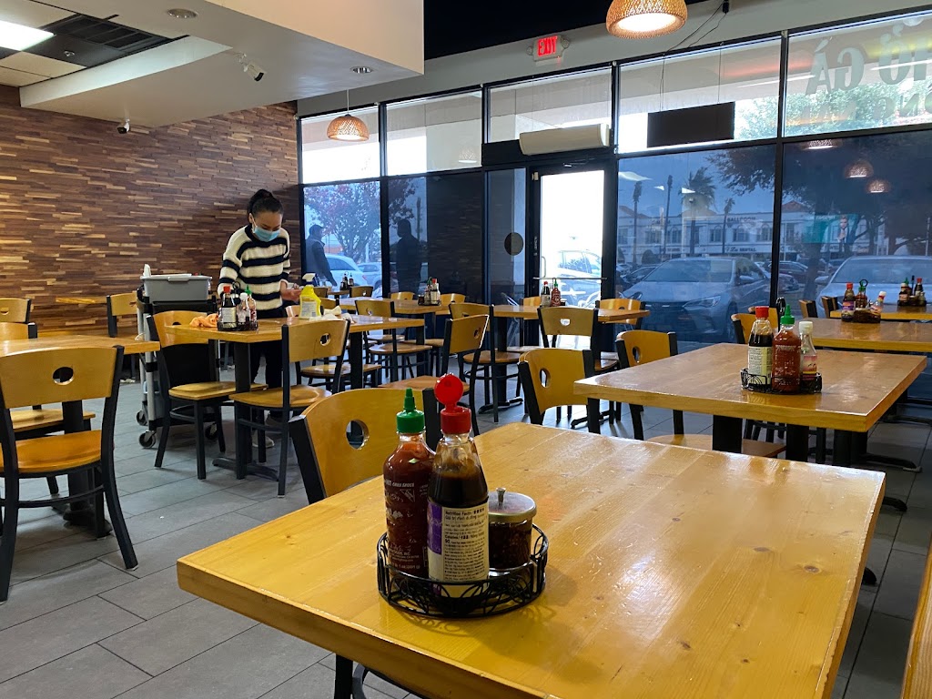 Pho 54 | restaurant | 10623 Bellaire Blvd c198, Houston, TX 77072, USA | 2814951000 OR +1 281-495-1000