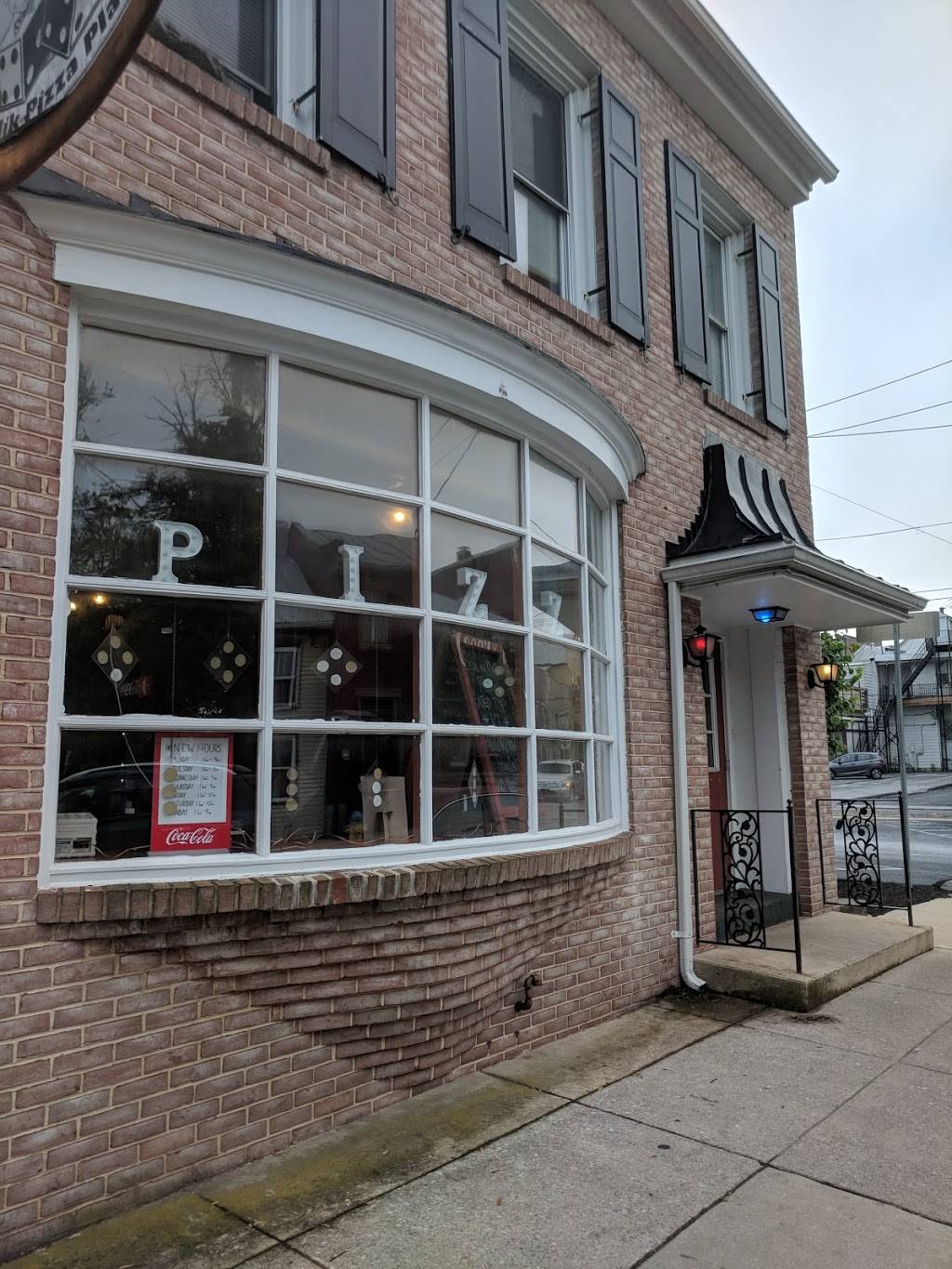 Seve-N-Dots | restaurant | 40 E Louther St, Carlisle, PA 17013, USA | 7172490333 OR +1 717-249-0333