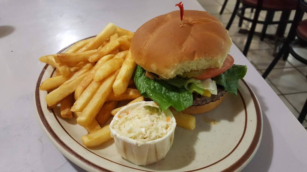 Chestnut Family Restaurant | restaurant | 1402 Chestnut St, Henry, IL 61537, USA | 3093643366 OR +1 309-364-3366