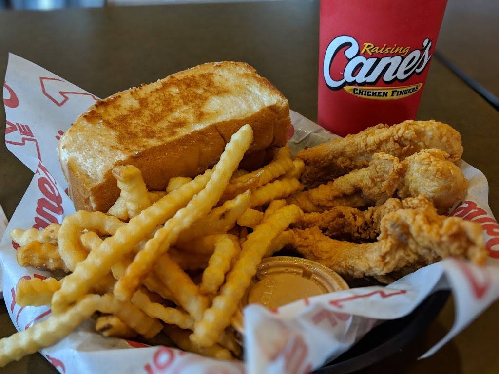 Raising Canes | meal takeaway | 10050 W Sahara Ave, Las Vegas, NV 89117, USA | 7024892555 OR +1 702-489-2555