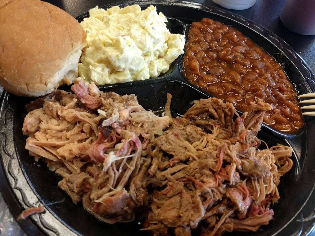 LawLers Barbecue | restaurant | 544 Hughes Rd, Madison, AL 35758, USA | 2567720590 OR +1 256-772-0590