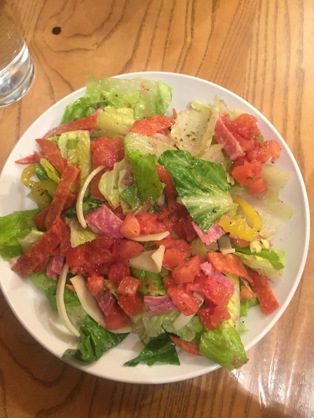 Giordanos | restaurant | 2010 W Montrose Ave, Chicago, IL 60618, USA | 7732754600 OR +1 773-275-4600