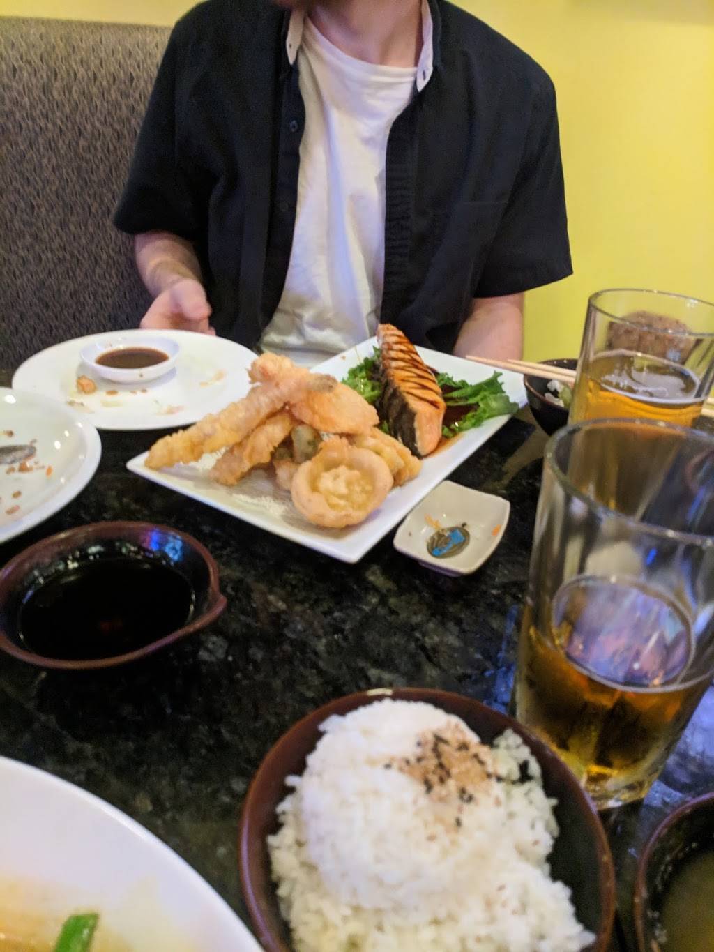 Lava Grill | restaurant | 1201 W Glade Rd, Euless, TX 76039, USA | 8173187100 OR +1 817-318-7100