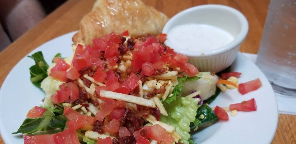 Raffertys Restaurant and Bar | restaurant | 4577, 4041 Armory Oaks Dr, Nashville, TN 37204, USA | 6152799660 OR +1 615-279-9660