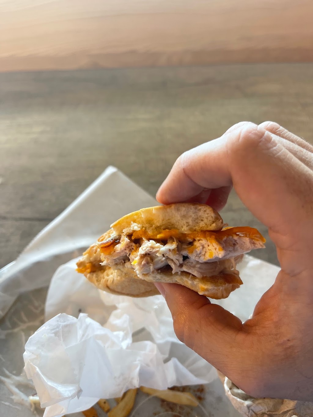 Chick N Max | restaurant | 12312 Interstate 45 N Suite 100, Willis, TX 77378, USA | 9362721029 OR +1 936-272-1029