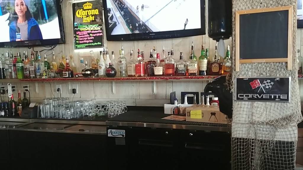 Hurricane Grill & Wings | restaurant | 3345 Hempstead Turnpike, Levittown, NY 11756, USA | 5165209464 OR +1 516-520-9464