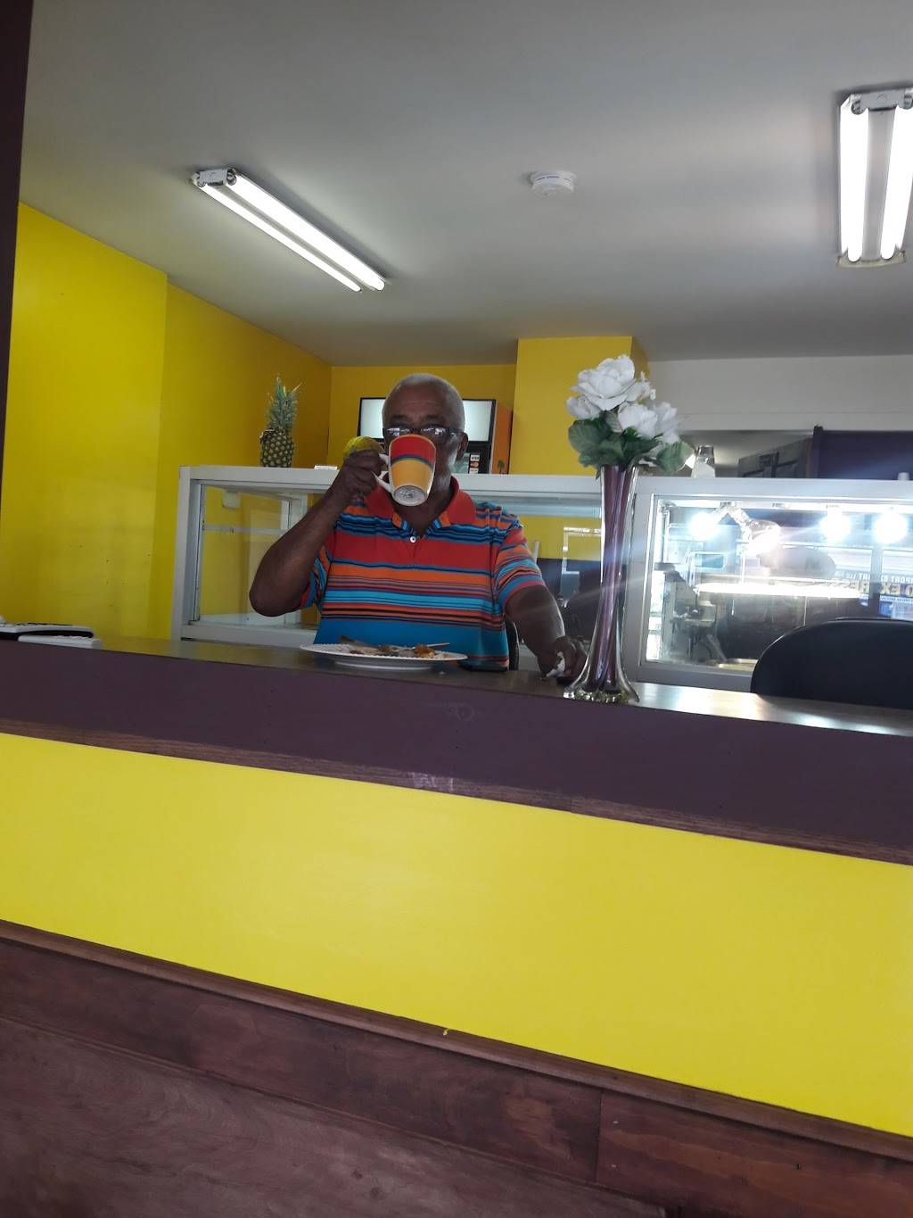 El Carbon Restaurant | restaurant | 4539, 379 Market St, Perth Amboy, NJ 08861, USA | 7327257944 OR +1 732-725-7944