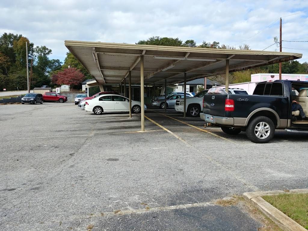 Dixie Family Restaurant II | restaurant | 701 Wade Hampton Blvd, Greenville, SC 29609, USA | 8643491730 OR +1 864-349-1730