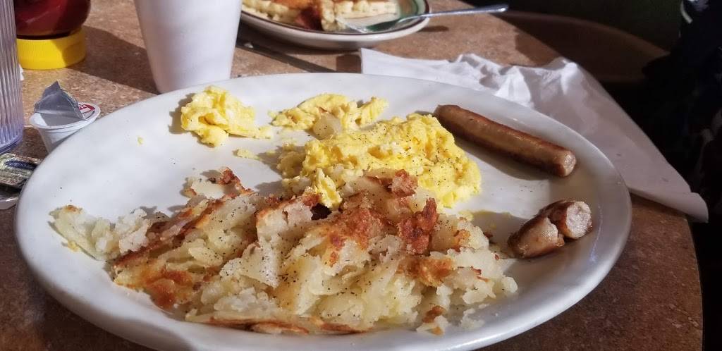 Christinas All Day Cafe | restaurant | 350 Delafield St, Waukesha, WI 53188, USA | 2625426739 OR +1 262-542-6739