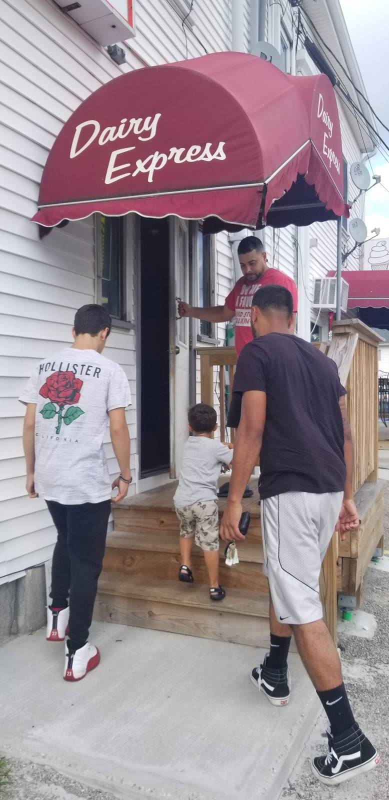 Pizza Express | restaurant | 2 Sutton Ave, Oxford, MA 01540, USA | 5089871151 OR +1 508-987-1151