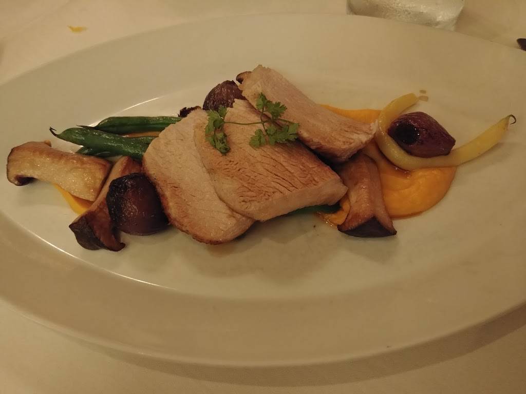 Schoolhouse At Canndondale | restaurant | 34 Cannon Rd, Wilton, CT 06897, USA | 2038349816 OR +1 203-834-9816