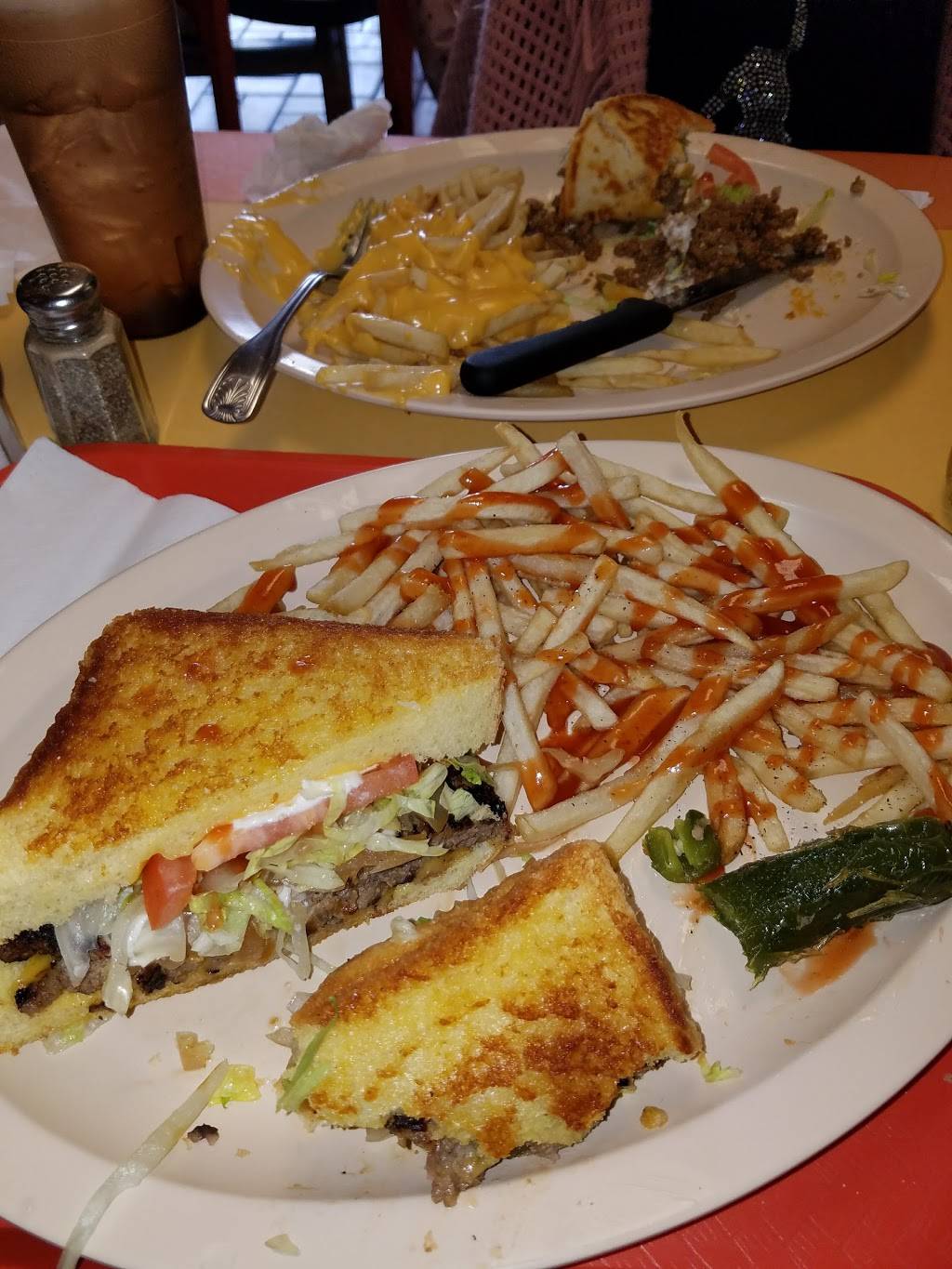 Maywood Express | restaurant | 2 S 5th Ave, Maywood, IL 60153, USA | 7086811194 OR +1 708-681-1194