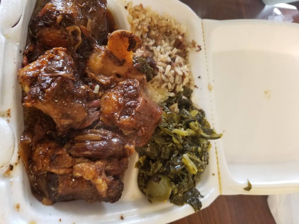 Lisas Fine Food & Catering | restaurant | 2550 W Red Bird Ln #404, Dallas, TX 75216, USA | 2143723309 OR +1 214-372-3309