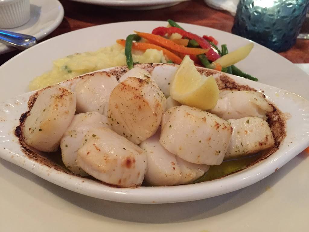Blue Seafood & Spirits | restaurant | 2181 Upton Dr #420, Virginia Beach, VA 23454, USA | 7576895395 OR +1 757-689-5395
