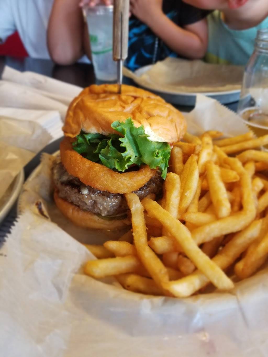 Stellas Lounge | night club | 53 Commerce Ave SW, Grand Rapids, MI 49503, USA | 6167424444 OR +1 616-742-4444