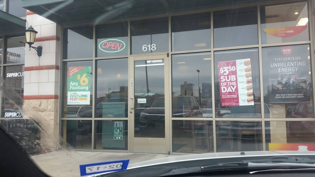 Subway | restaurant | 501 Carroll St, Fort Worth, TX 76107, USA | 8178200088 OR +1 817-820-0088