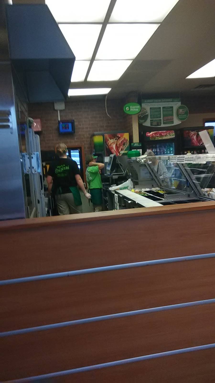 Subway | restaurant | 762 Cosby Hwy, Newport, TN 37821, USA | 4236257700 OR +1 423-625-7700