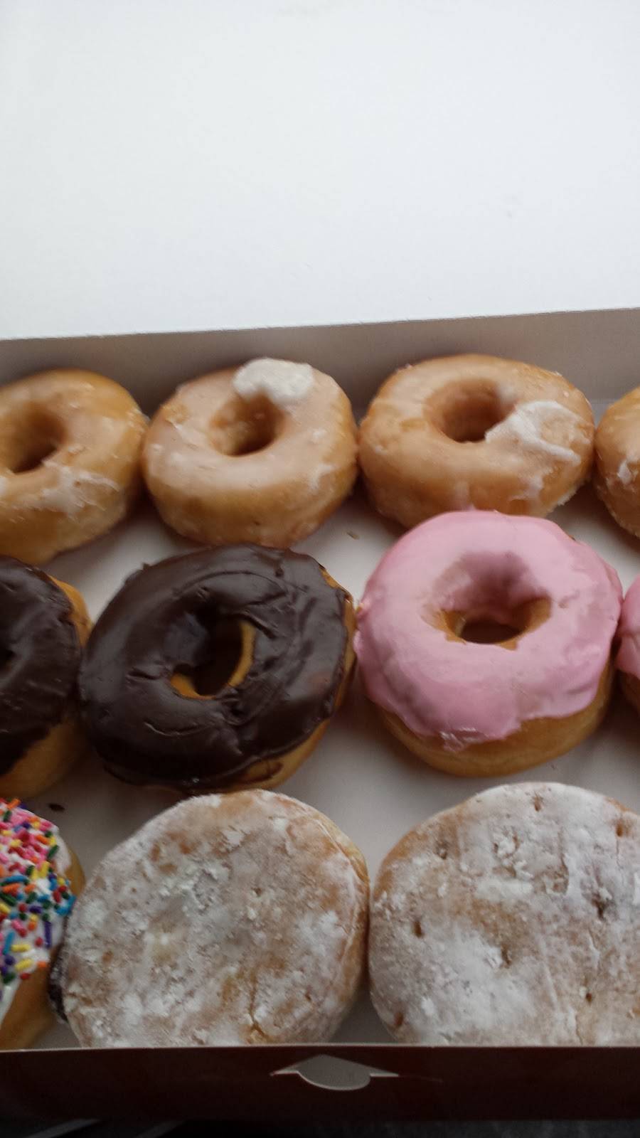 Dunkin | bakery | 7571 Osceola Polk Line Rd, Davenport, FL 33896, USA | 4073908455 OR +1 407-390-8455