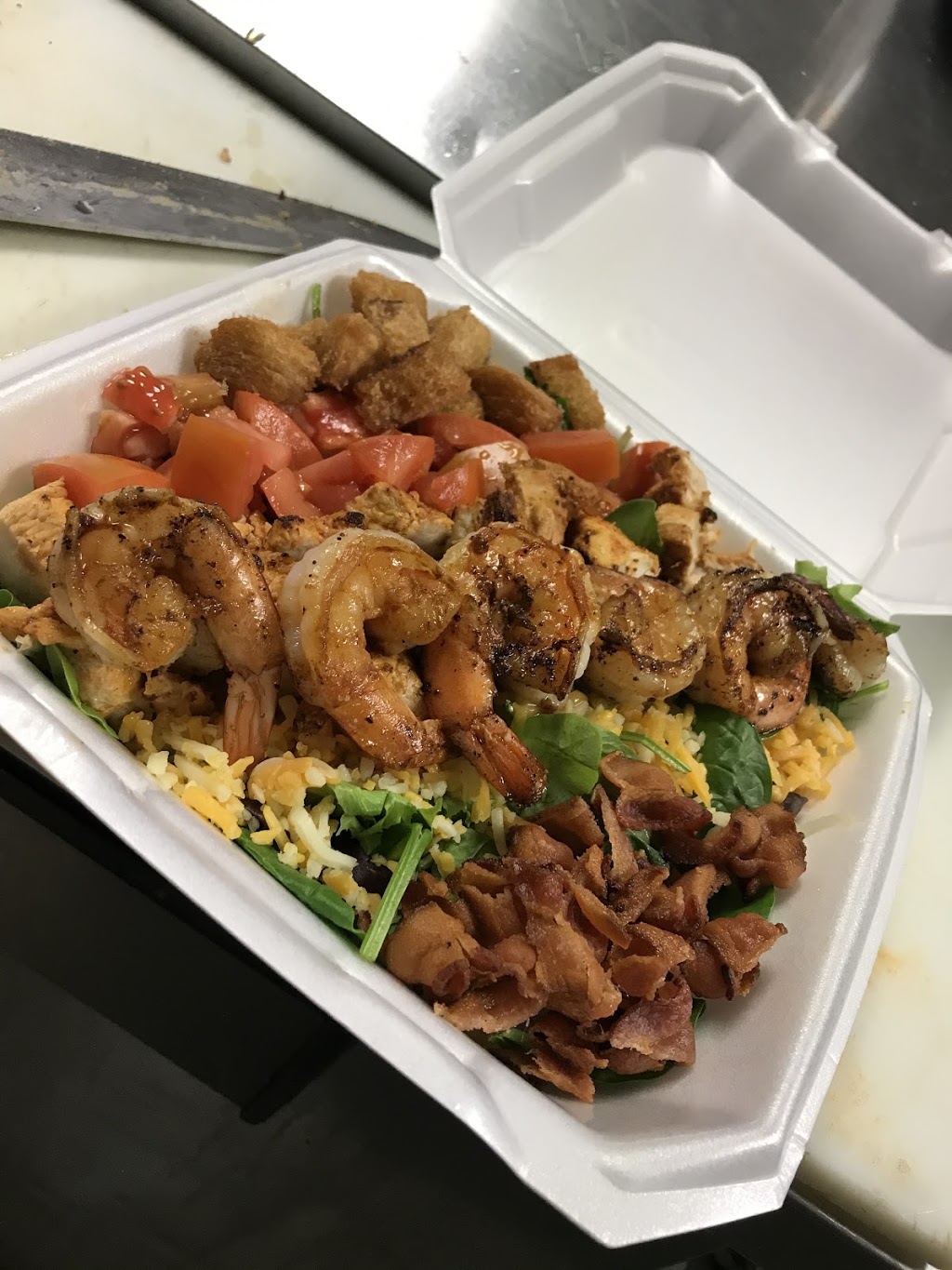 Big Dawg’s | restaurant | 12611 Woodforest Blvd Suite E, Houston, TX 77015, USA | 7139936241 OR +1 713-993-6241