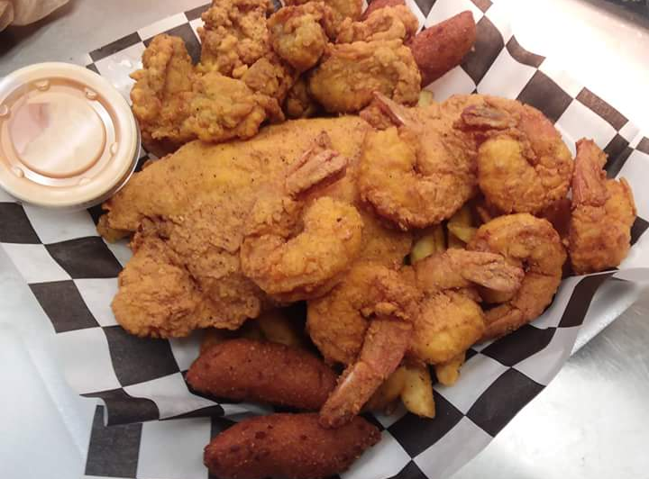 Louvenias Seafood Market LLC | restaurant | 1121 Telfair St, Dublin, GA 31021, USA | 4783537853 OR +1 478-353-7853