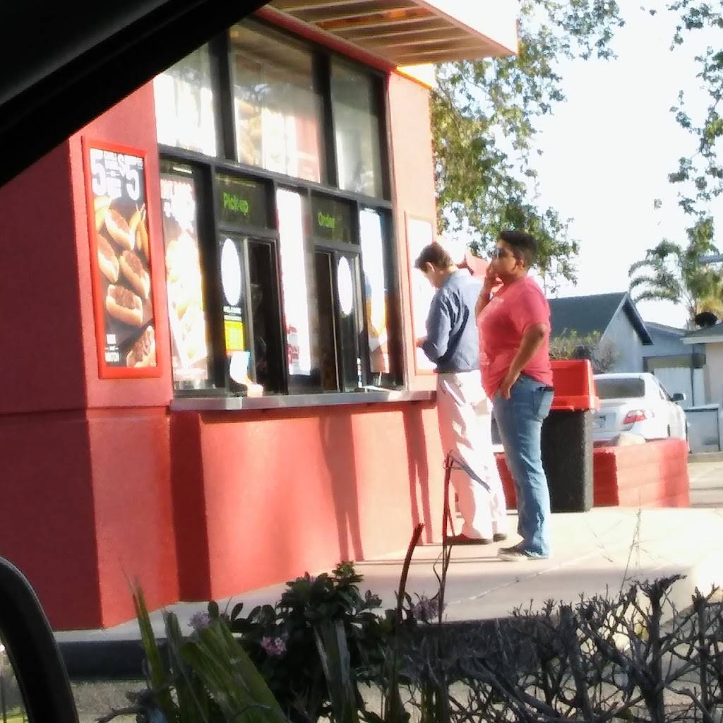 Wienerschnitzel | restaurant | 2830 S Ventura Rd, Oxnard, CA 93033, USA | 8052470442 OR +1 805-247-0442