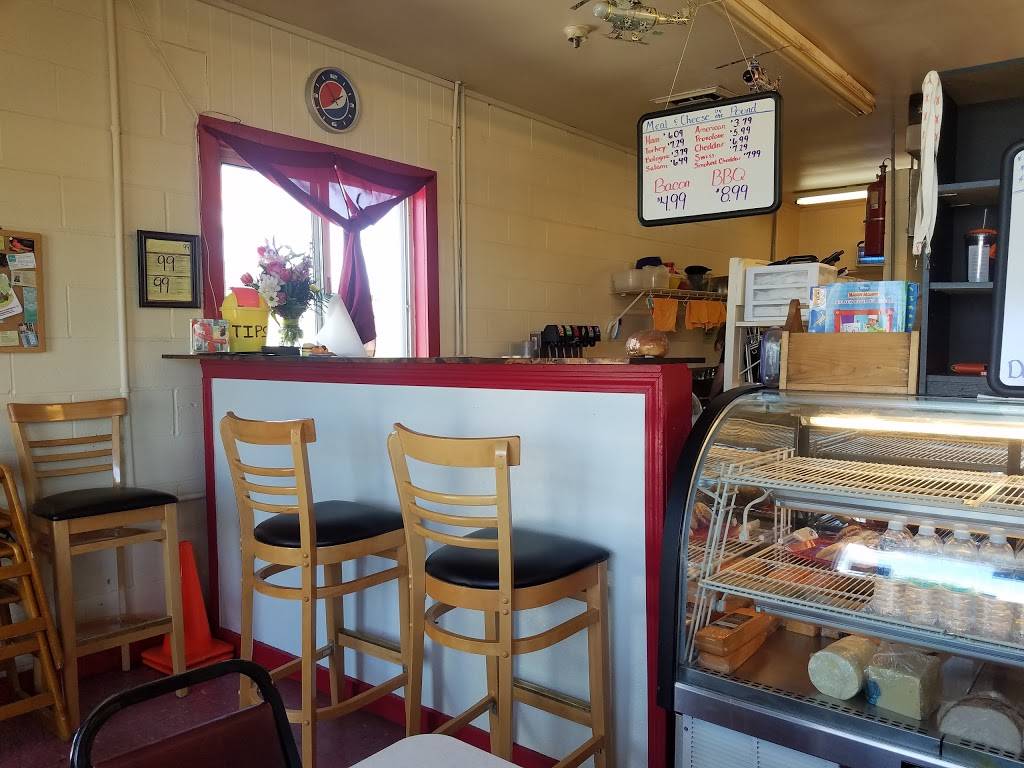 The Lunch Box | restaurant | 2124 Woodlawn Rd, Woodlawn, TN 37191, USA | 9318028227 OR +1 931-802-8227