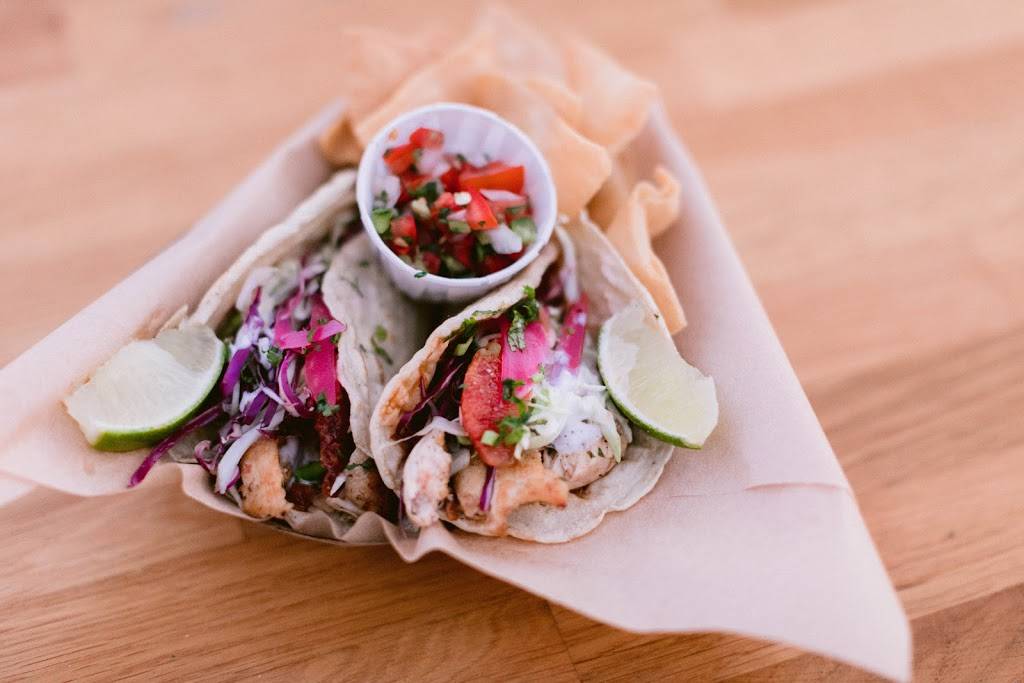 HOOKd Bar and Grill | restaurant | 2225 CA-154, Santa Barbara, CA 93105, USA | 8053508351 OR +1 805-350-8351